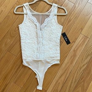 Lulu’s White Lace Bodysuit, size M, NWT